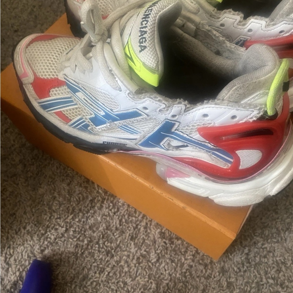 Balenciaga Cream Lace-Up Sneakers - Picture 2 of 4